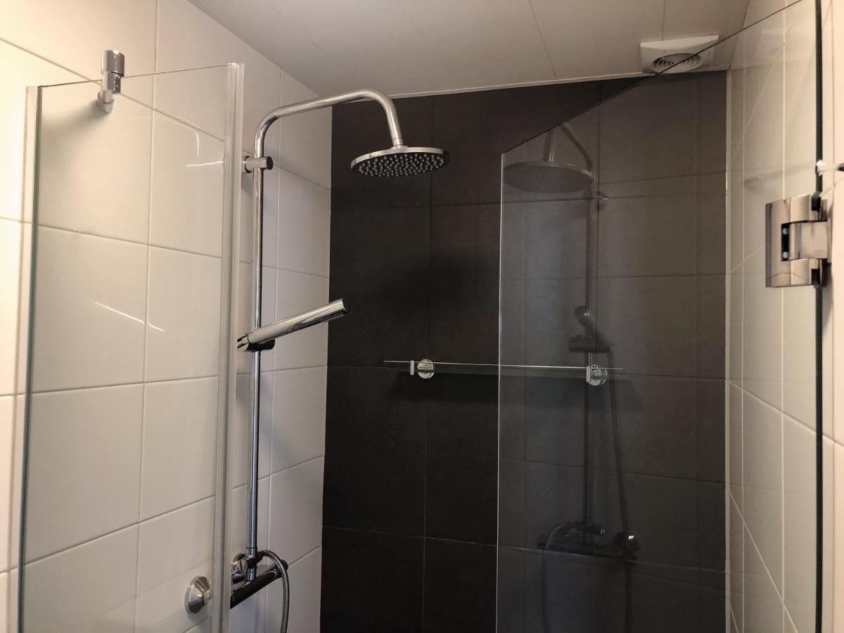 Hof Christina Vakantiewoningen Vrouwenpolder Buitenkant foto