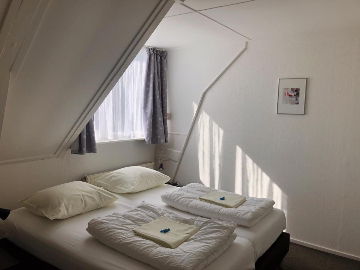 Hof Christina Vakantiewoningen Vrouwenpolder Buitenkant foto